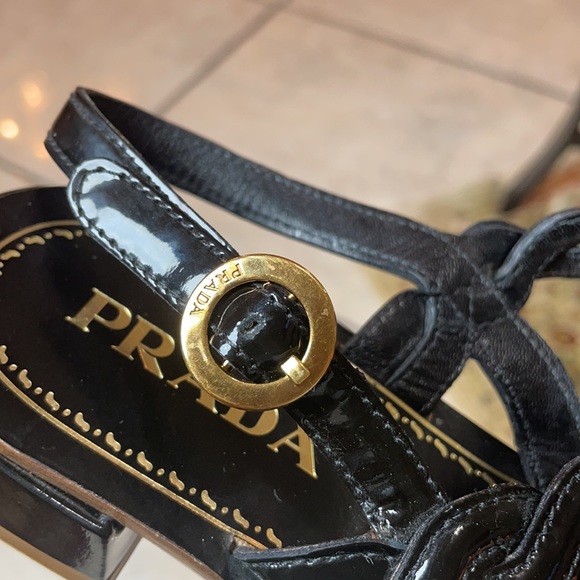 PRADA - Picture 5 of 6